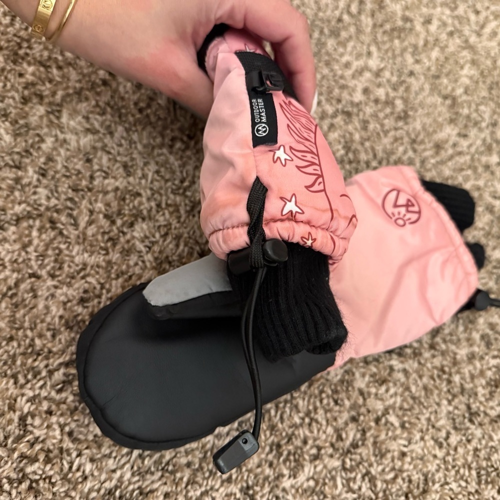 Charming Pink Unicorn Ski Gloves for Little Girls - Picture 3 of 4